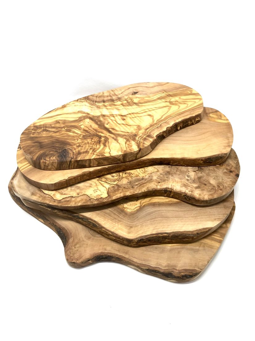 Schneidebrett rustikaler Rand aus Olivenholz 30 - 34 cm