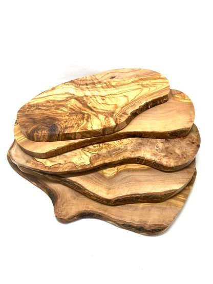 Schneidebrett rustikaler Rand aus Olivenholz 30 - 34 cm